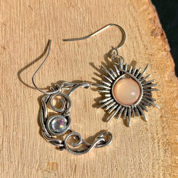 🌙 Mythical CZ Stone Crescent Moon Sun Earrings - Picture 2 of 4
